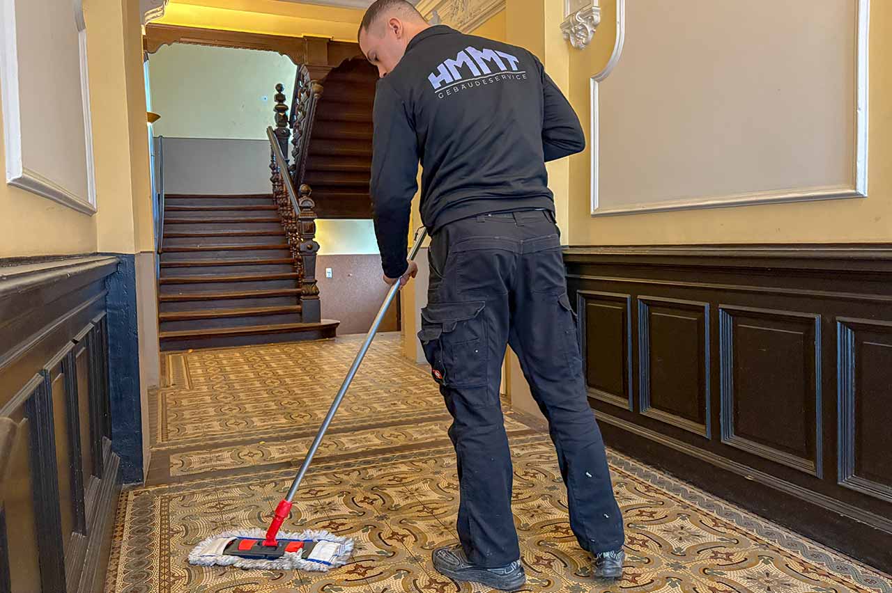 Treppenhausreinigung Leipzig Treppenreinigung